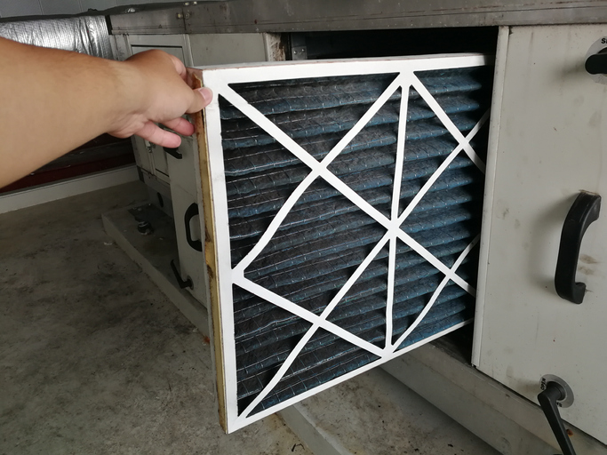 Replacement of a furnace filter